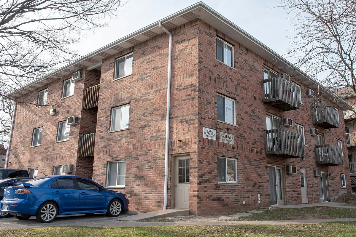 Building Photo - 351 S Chauncey Ave