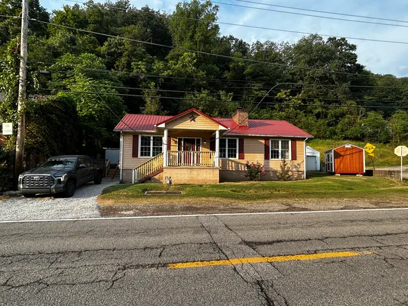 5201 Midland Trl, Montgomery, WV 25136