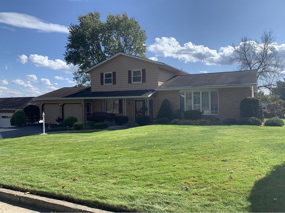 1st image of 2910 Holly Ln