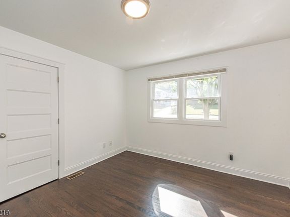 5th image of 39 N Park Ter #39