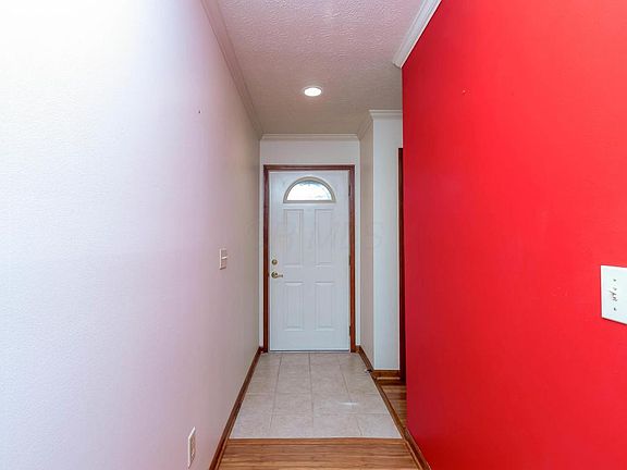 4th image of 8390 Cliffthorne Way