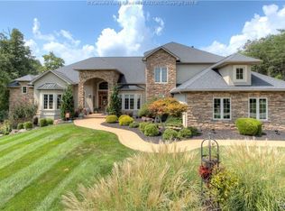 301 Crimson Pt, Teays, WV 25213
