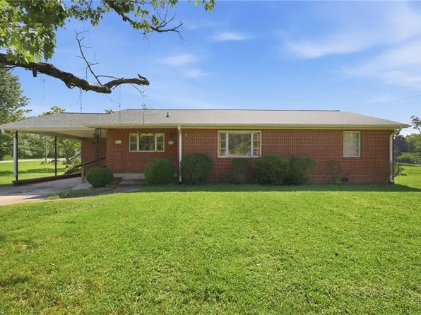 1700 Parham Dr, Graham, NC 27253
