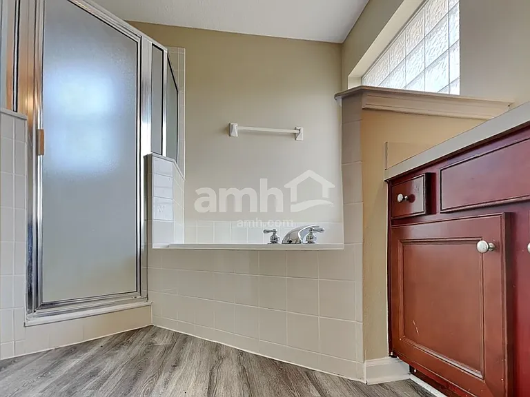 11417 Johnson Creek Cir — Photo 10