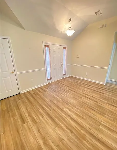 117 Hopeland Dr — Photo 3