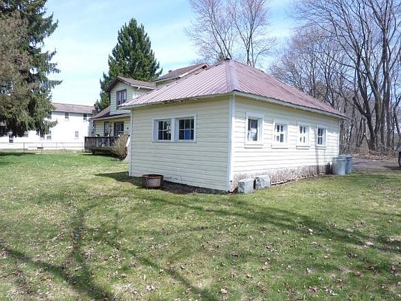 4th image of 46 Berwin St