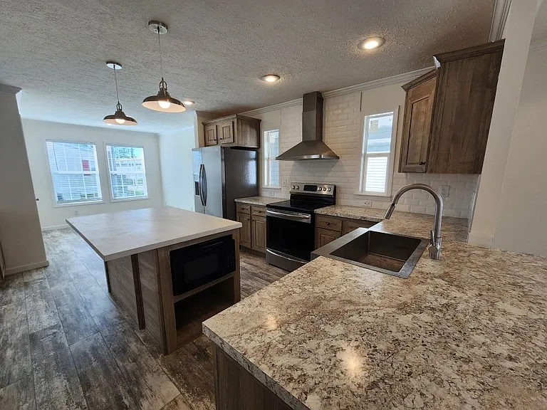 521 Eland Dr #521 — Photo 2