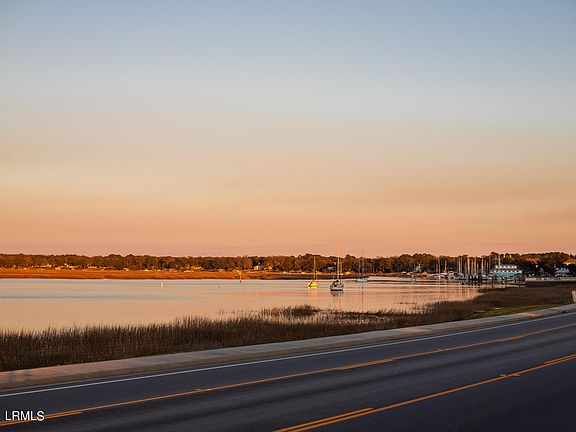 2nd image of Mu-C Whitehall Point