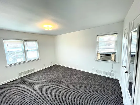 Rented by Luxury Apartments LIC | media 34