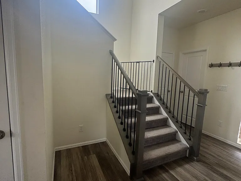 956 Gooseberry Ct — Photo 9