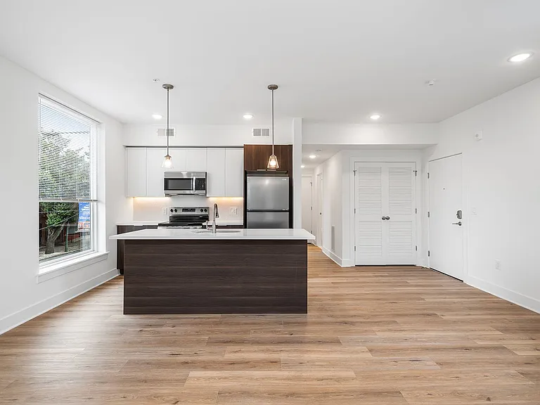 4324 Lancaster Ave — Photo 45