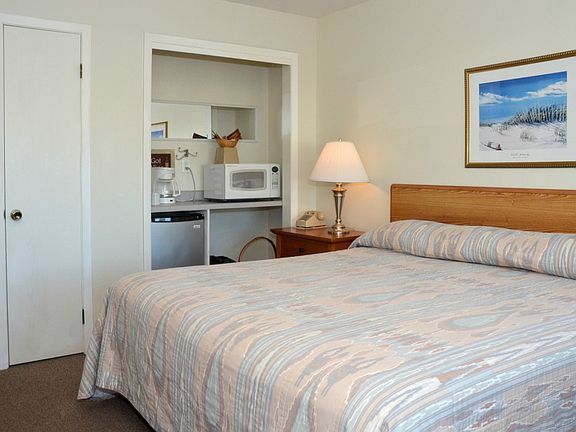 5th image of 210 26th St NW #215
