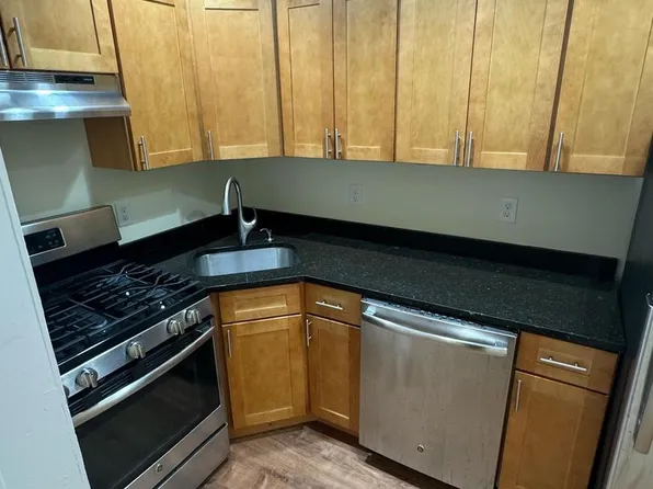 10-28 Centennial Place Llc, 10-28 Centennial Pl #28-2L, Framingham, MA 01701