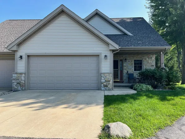 58 Hillside Cir, Fond Du Lac, WI 54935