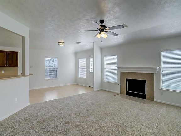 3rd image of 2703 Lakecrest Forest Dr
