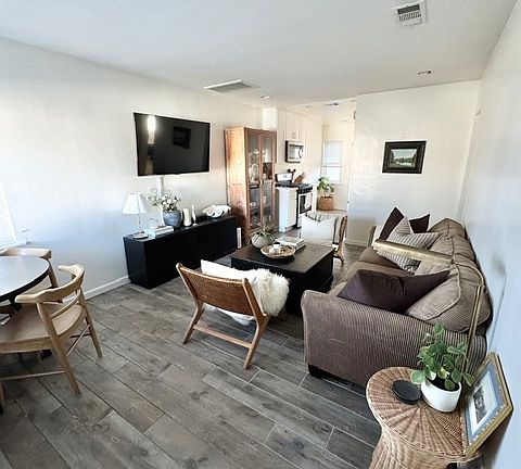 4th image of 233 Costa Mesa St APT B