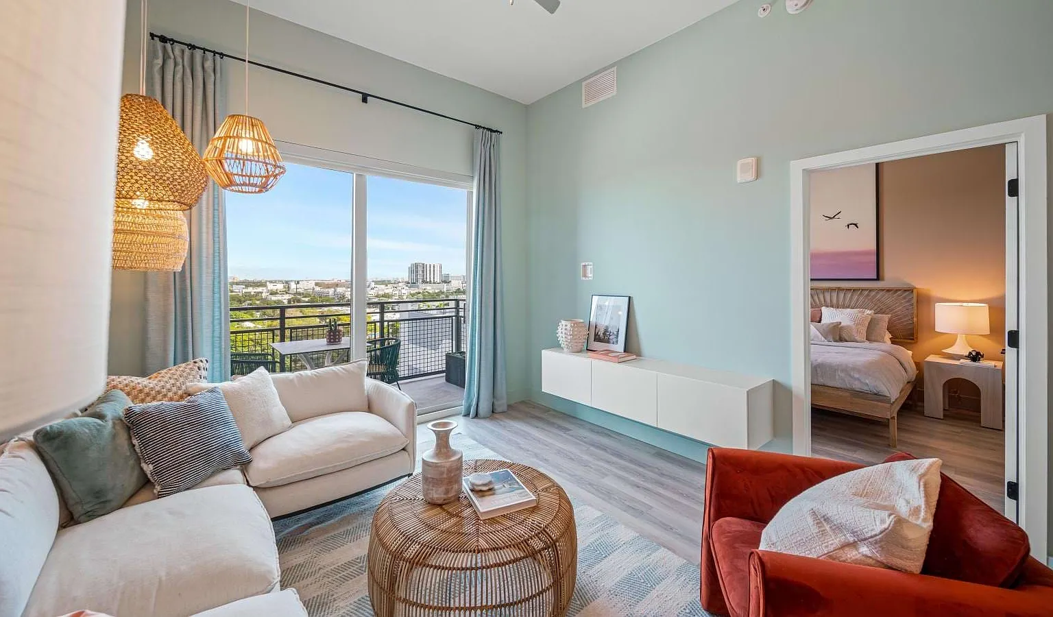 1 bed, 550 sqft, $1,969 — Photo 3