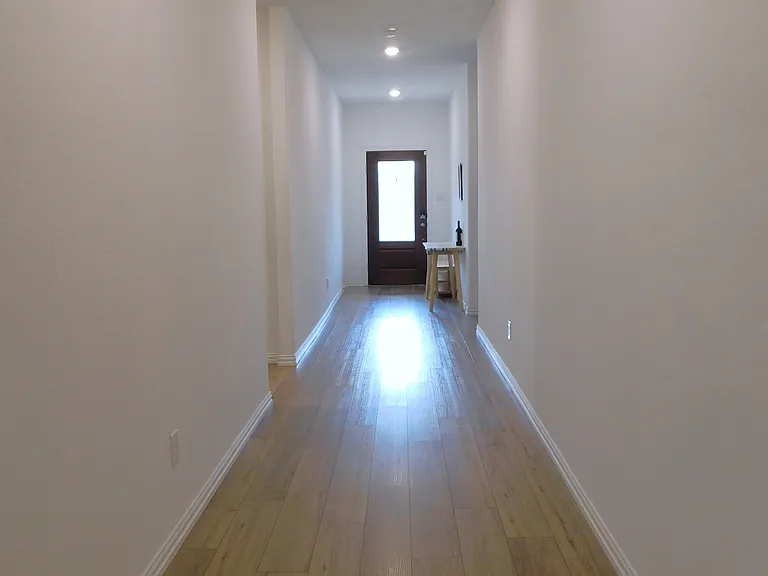 3500 Kingsview Dr — Photo 3