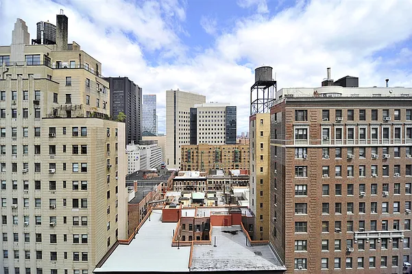 Sold by Corcoran | media 25