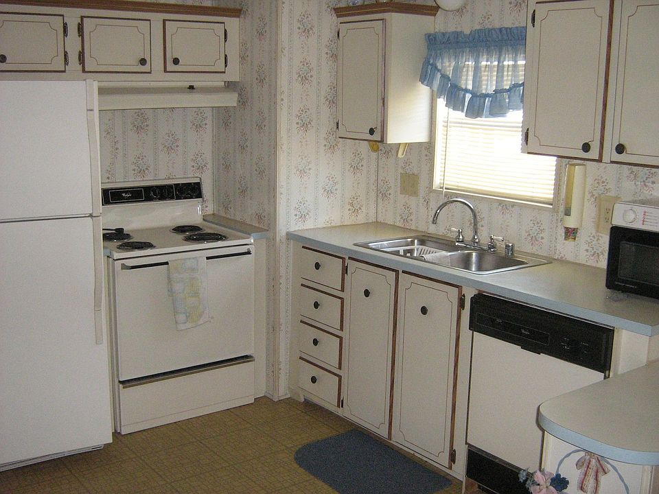 2nd image of 488 Chickadee Ct