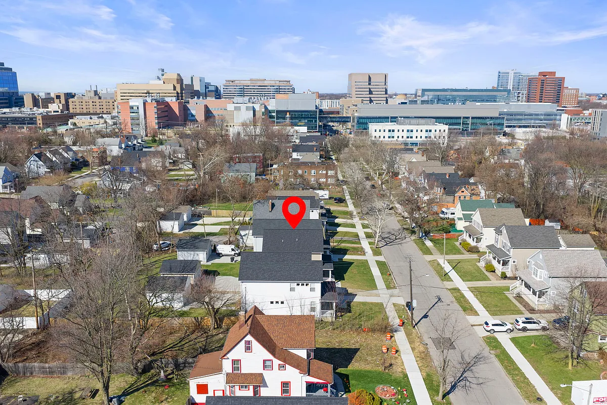Building Photo - 2256 E 100th St