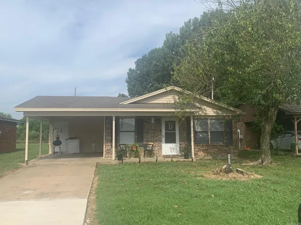 1912 S Vine St, Stuttgart, AR 72160