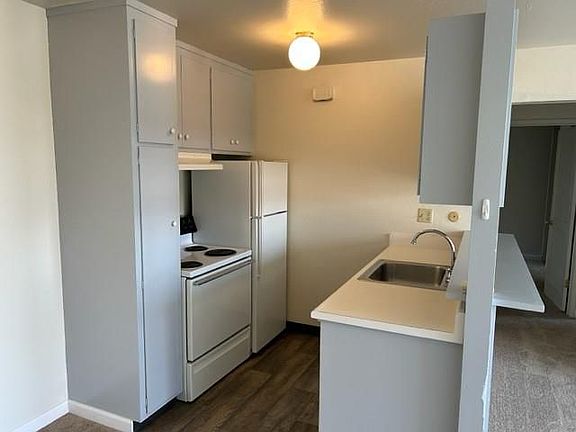 4th image of 425 Washington St #8