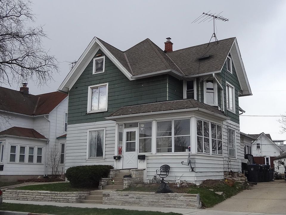 302 E Main St, Waukesha, WI 53186 Zillow