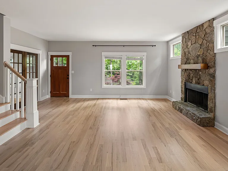 34 Pinecroft Rd — Photo 3