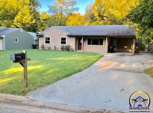 2521 SW Moundview Dr, Topeka, KS 66614
