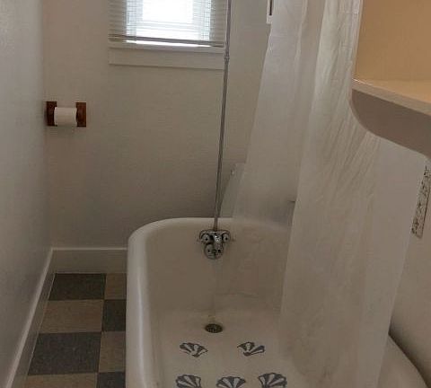 4th image of 220 N 24th St APT 1