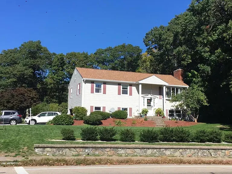 37 Hoppin Hill Ave — Photo 1
