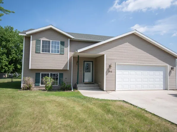 812 10th St S, Sauk Centre, MN 56378