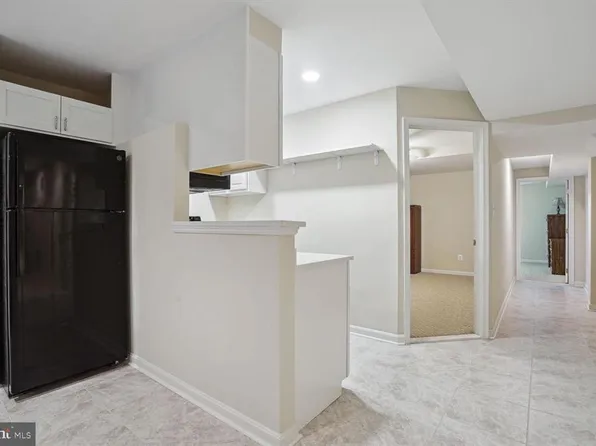 6136 Deer Ridge Trl, Springfield, VA 22150