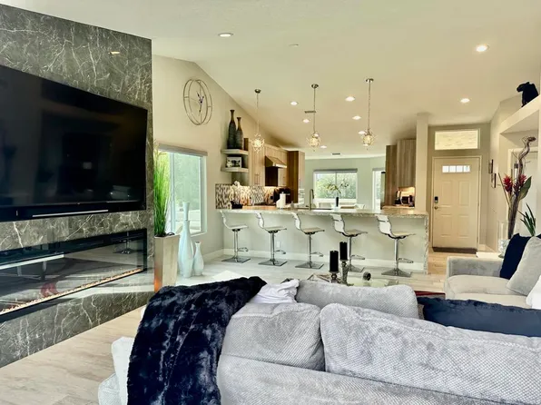 348 Vista Royale Dr, Palm Desert, CA 92211