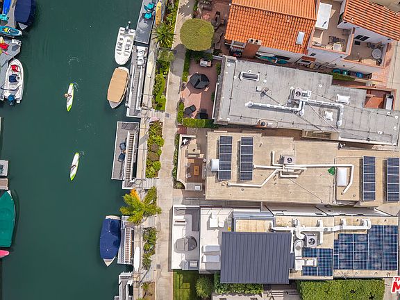 2nd image of 104 Rivo Alto Canal