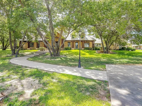 121 Big Jake Ct, Weatherford, TX 76088
