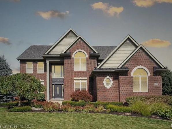 46656 Merion Cir, Northville, MI 48168