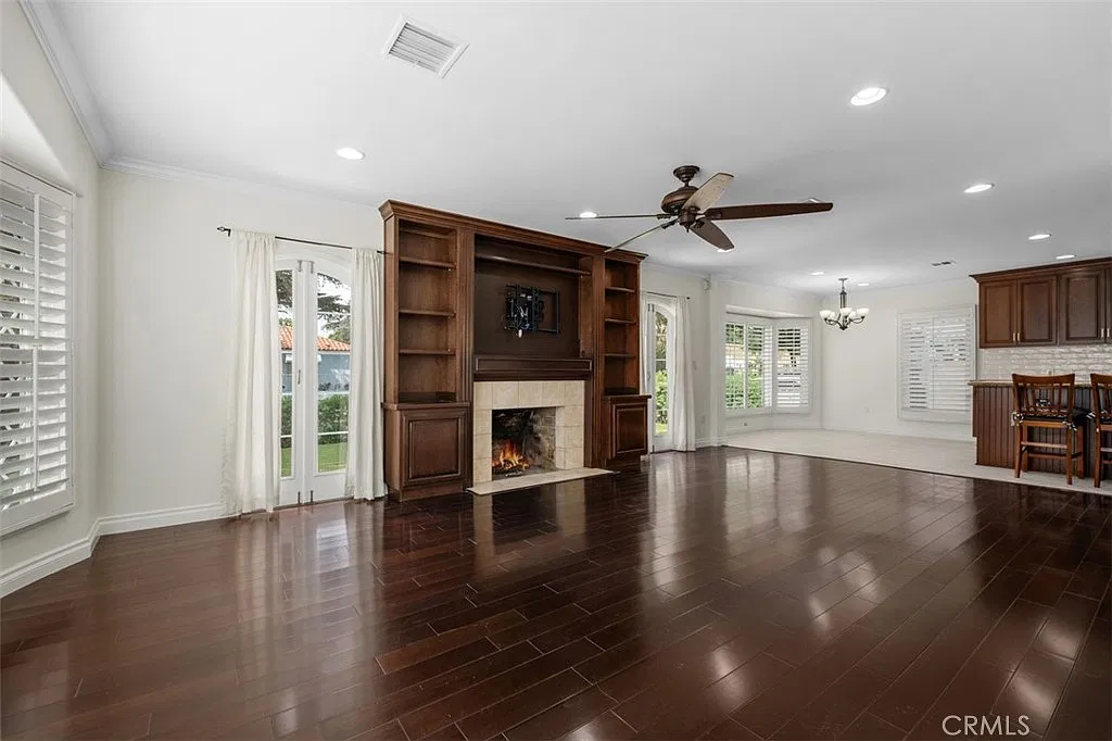 4 bed, 1904 sqft, $4,695 — Photo 3
