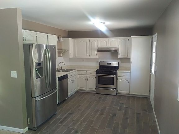 5th image of 3327 Chadwick Dr