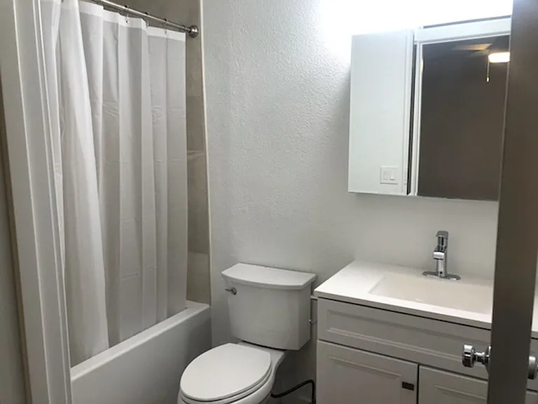Landis Apartments — Photo 10