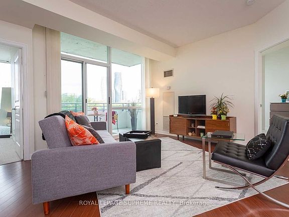 5th image of 220 Burnhamthorpe Rd W #302