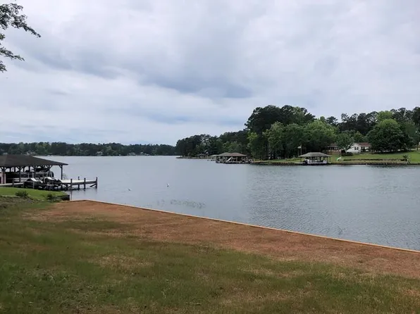 201 Chickasaw Trl N, Sparta, GA 31087