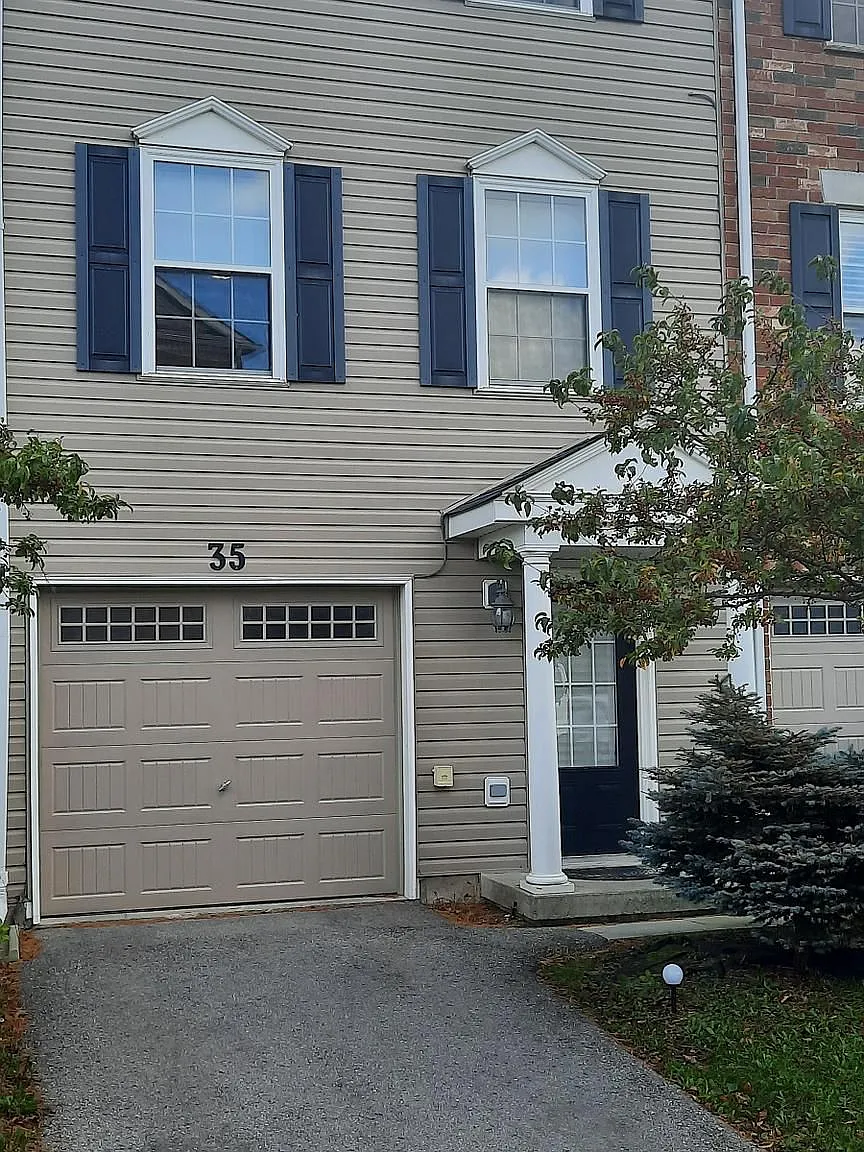 3 bed, $2,350 — Photo 1