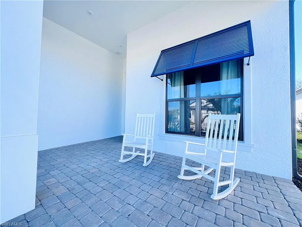 3 bed, 3.0 bath, 2366 sqft, $15,000 — Photo 3