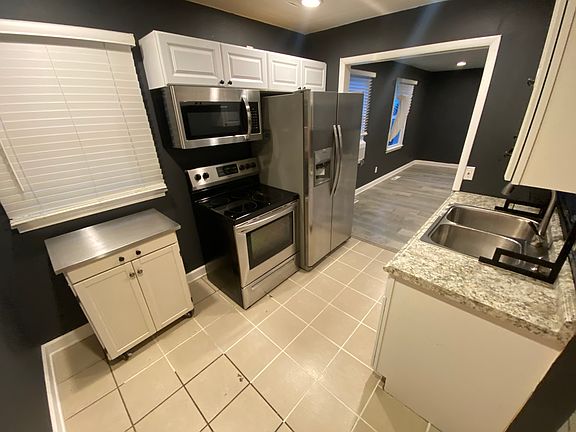 4th image of 10121 Albany Ave #1