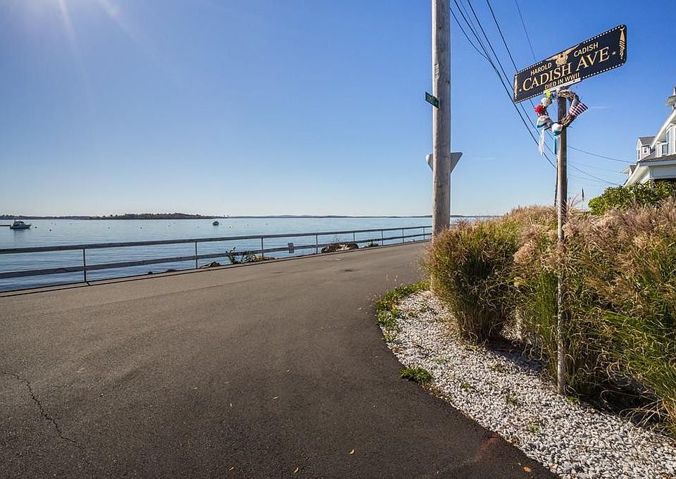 Gorgeous sunsets on this bay