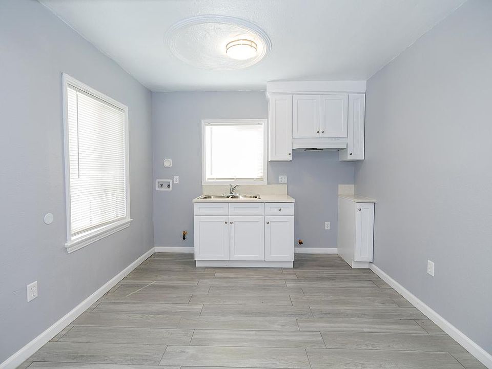 1st image of 1134 E Hyde Park Blvd