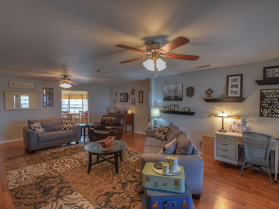 4th image of 440 Elm Dr