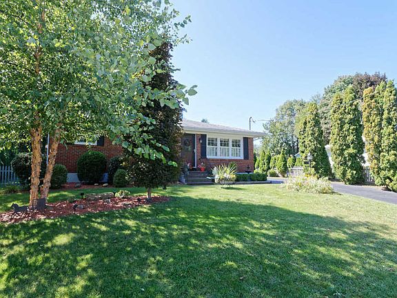 2nd image of 7 Pettibone Dr